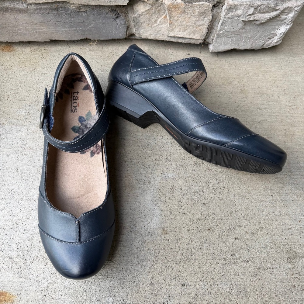 Taos Balance Navy Blue Leather Mary Jane Low Heel Shoes 8.5W Comfort Velcro